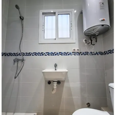 Junto Paseo Maritimo Piscinas Jardines Y Parking Marbella