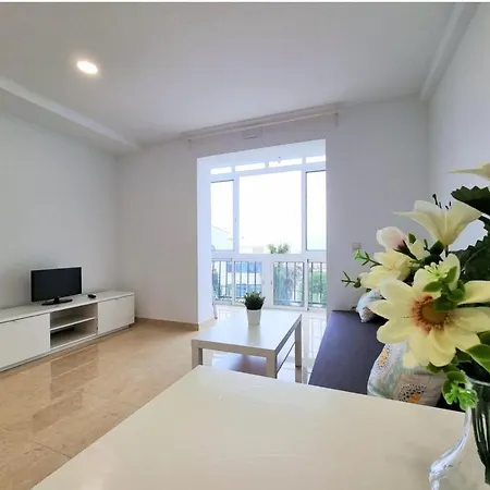 Junto Paseo Maritimo Piscinas Jardines Y Parking Apartment Marbella