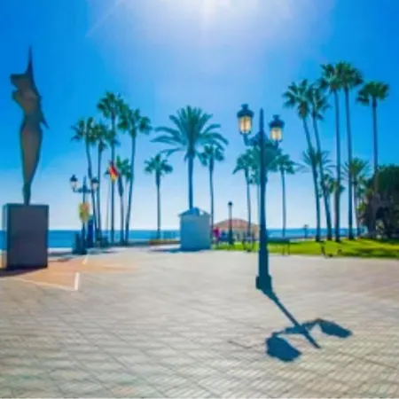 Junto Paseo Maritimo Piscinas Jardines Y Parking Apartment