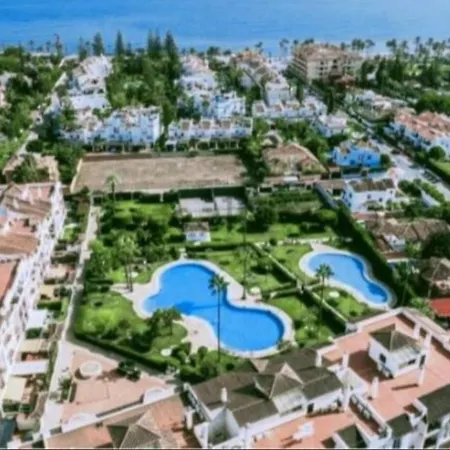 Junto Paseo Maritimo Piscinas Jardines Y Parking * Marbella