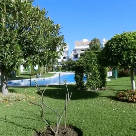 Junto Paseo Maritimo Piscinas Jardines Y Parking Apartment